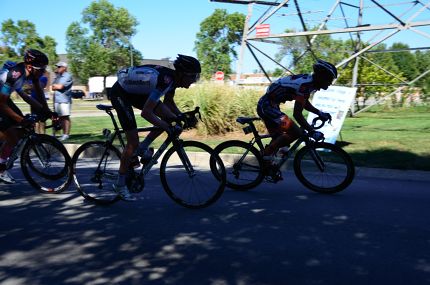 Silhouettes of cyclists at TOEG