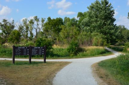 Junction B on Moraine Hills Trail