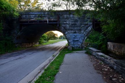 Railway tunnel on on Oak Creek Parkway