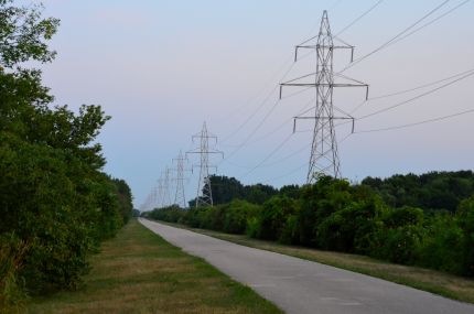 Oak Leaf Trail next to powerlines.