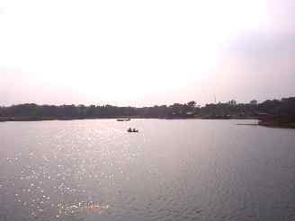 The lake at Independence Grove